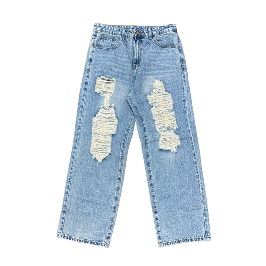 RIPPED JEANS